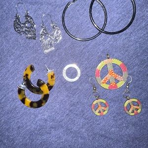 Jewelry assorted